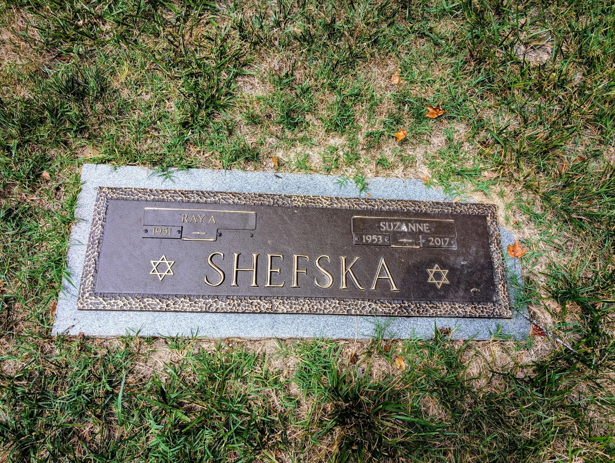 Suzanne Shefska's headstone, 1953 to 2017